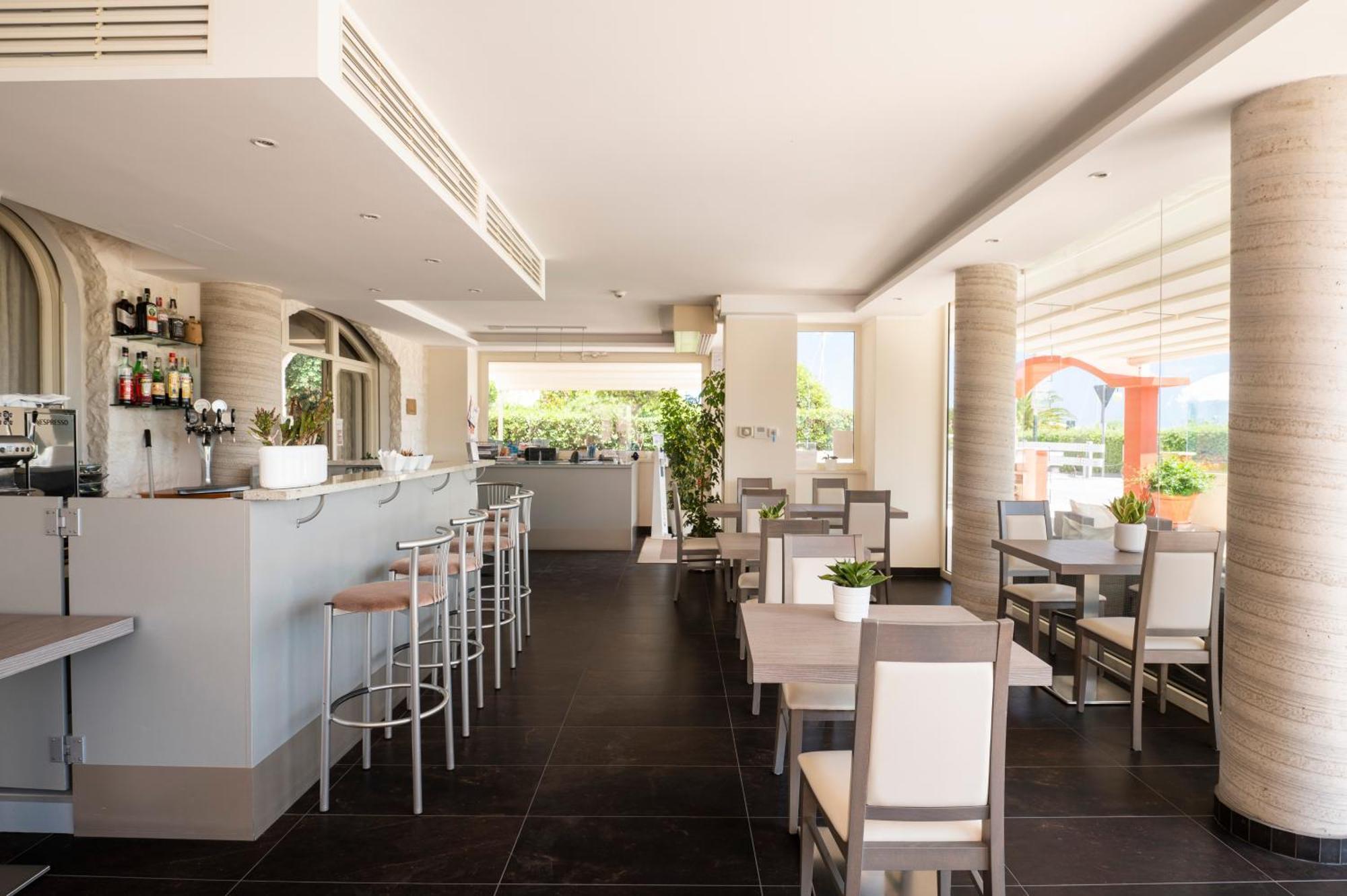 Hotel Villa Sirena Нумана Екстериор снимка