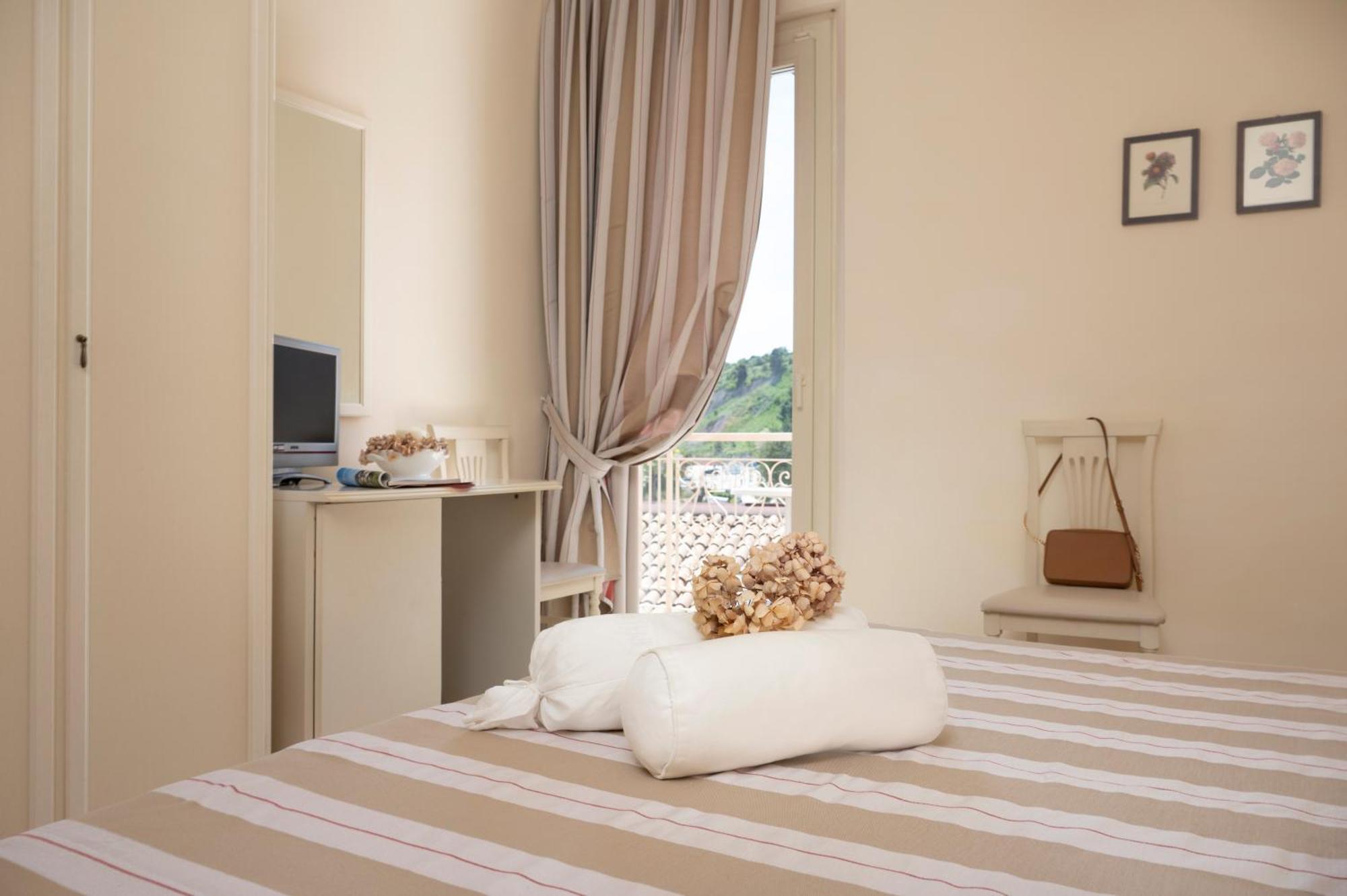 Hotel Villa Sirena Нумана Екстериор снимка