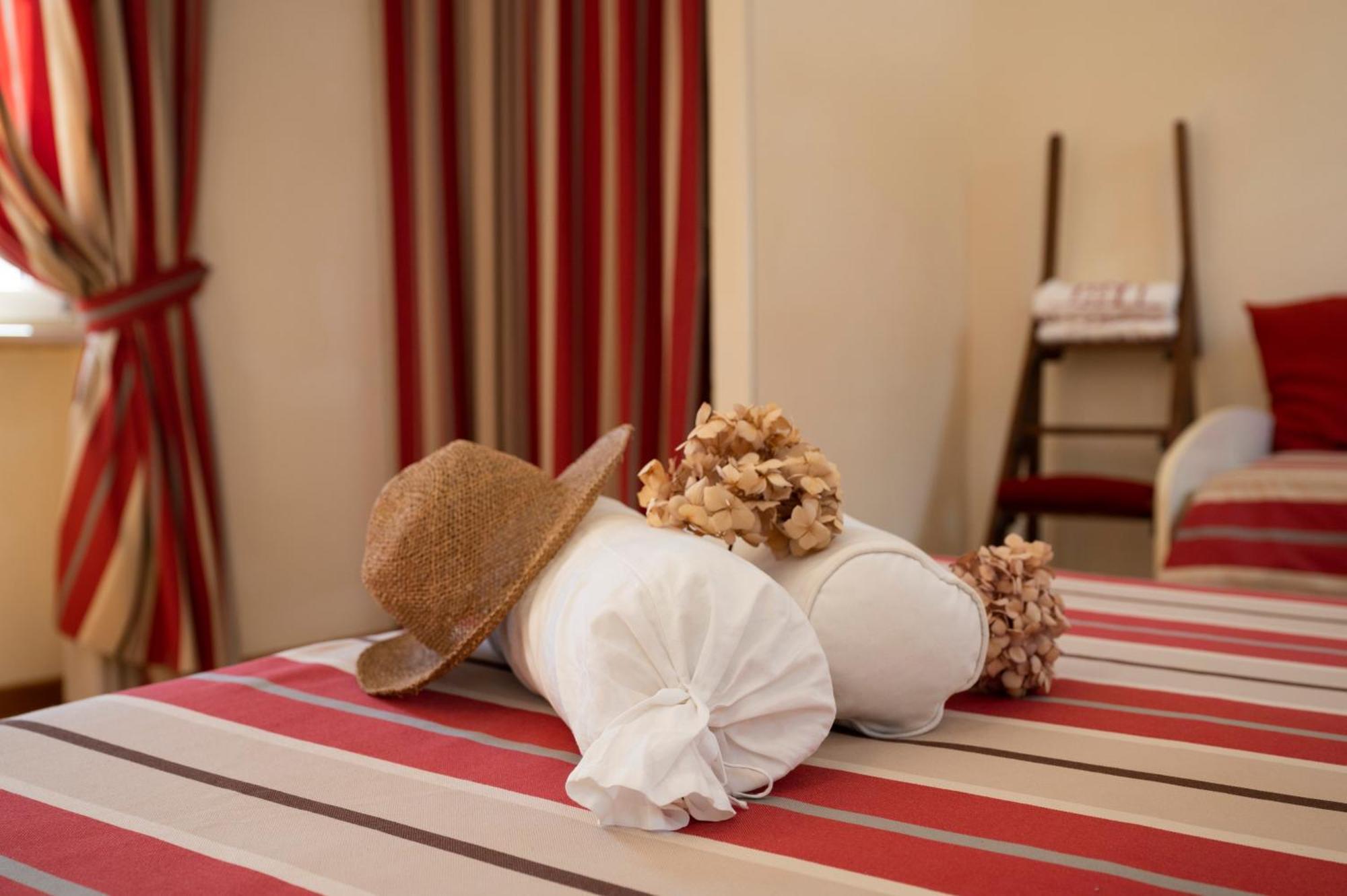 Hotel Villa Sirena Нумана Екстериор снимка
