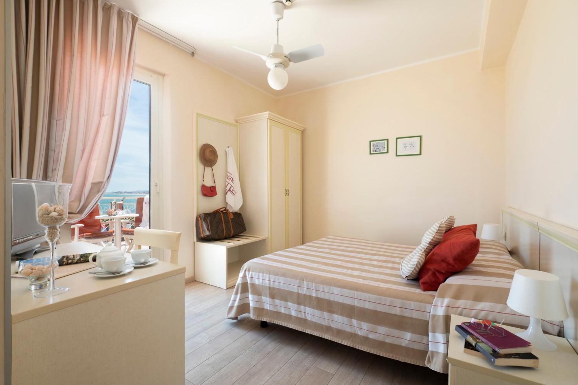 Hotel Villa Sirena Нумана Екстериор снимка