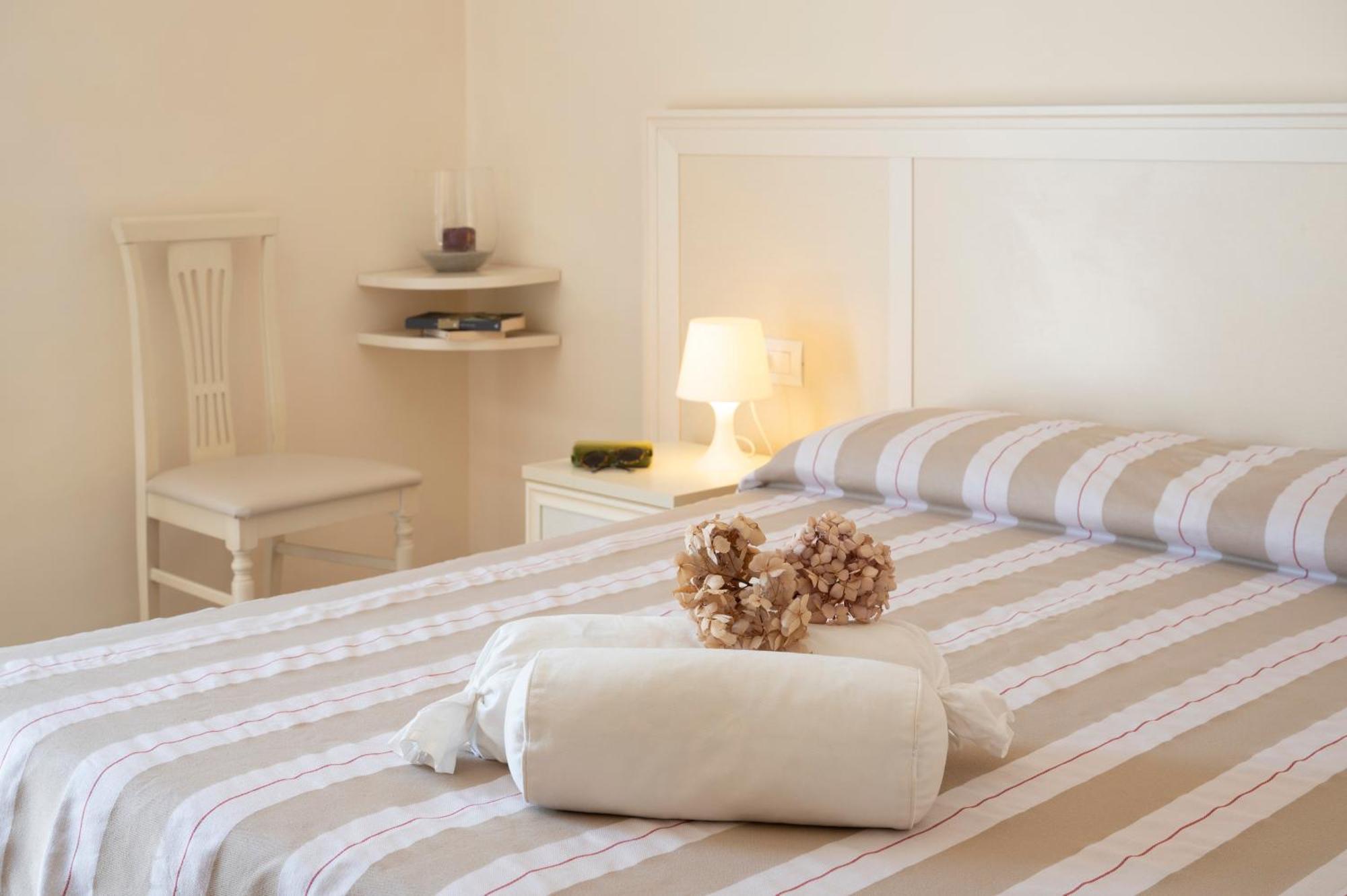Hotel Villa Sirena Нумана Екстериор снимка