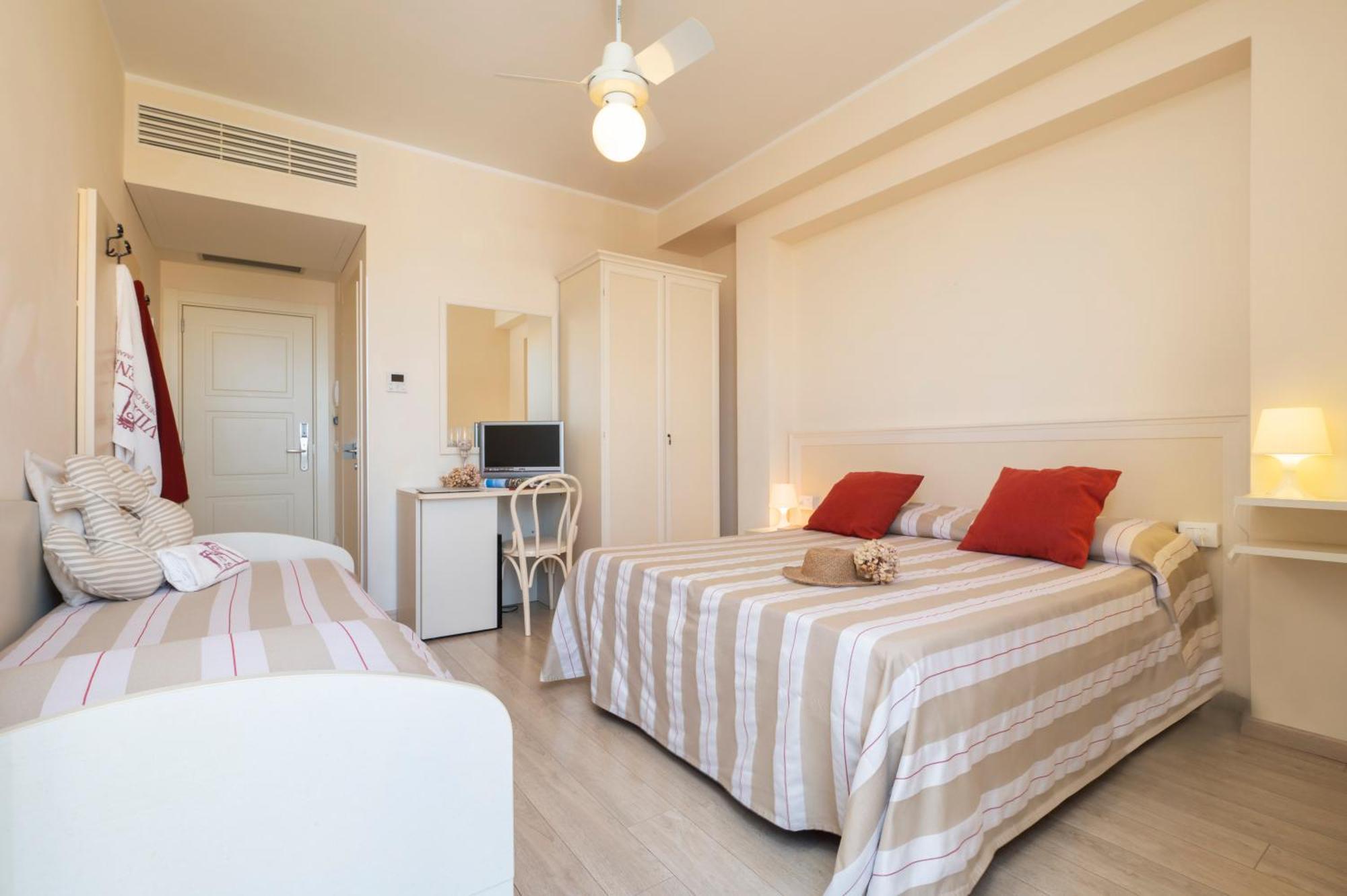 Hotel Villa Sirena Нумана Екстериор снимка